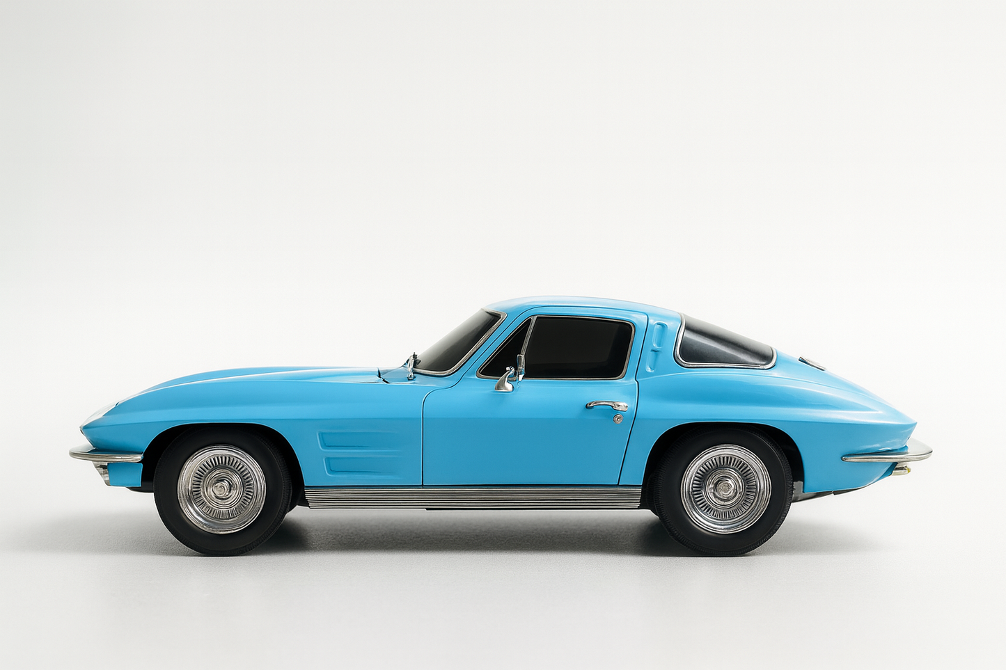 1960s Sports Car Bluetooth Speaker – LED Lights & Moving Wheels
