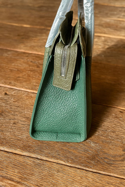 Green Forest Two-Tone Leather Handbag with Adjustable Strap & Zipper Pocket